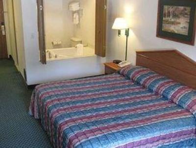 фото отеля Beachfront Hotel Houghton Lake