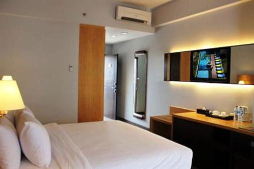 фото отеля Hotel Santika Mataram