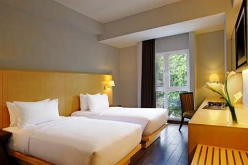 фото отеля Hotel Santika Mataram
