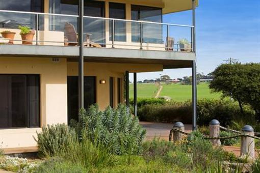 фото отеля Hilltop Apartments Phillip Island