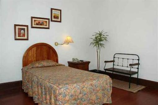 фото отеля Hostal Porta Lima