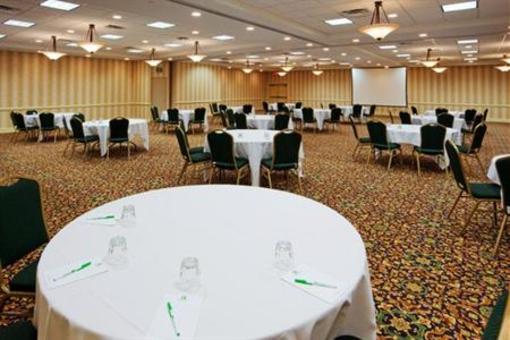 фото отеля Holiday Inn Charlottesville - University Area
