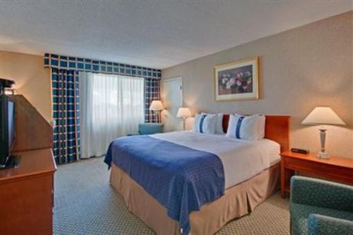 фото отеля Holiday Inn Calgary-Macleod Trail South