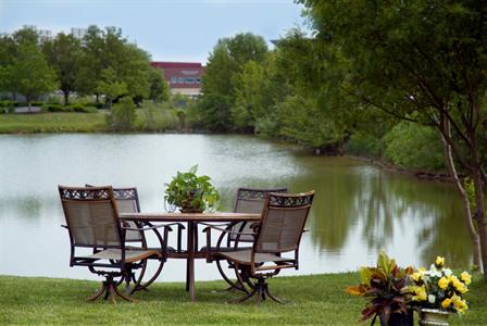 фото отеля Best Western Luxbury Inn Fort Wayne