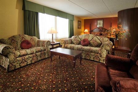 фото отеля Best Western Luxbury Inn Fort Wayne