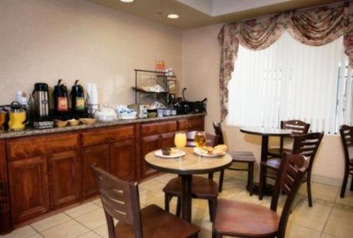 фото отеля BEST WESTERN Exeter Inn and Suites