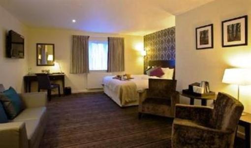 фото отеля The Bridge Hotel Chertsey