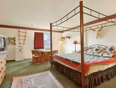 фото отеля Super 8 Motel Reedsburg Viking