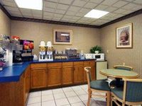 Howard Johnson Express Inn Lenox