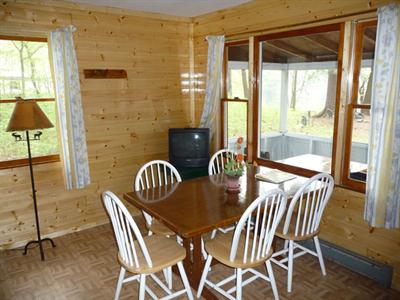 фото отеля The Elms Waterfront Cottages