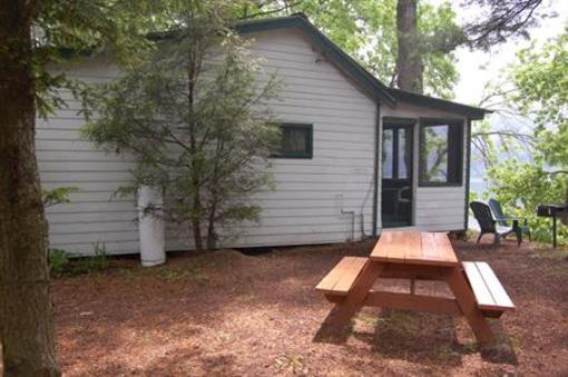 фото отеля The Elms Waterfront Cottages