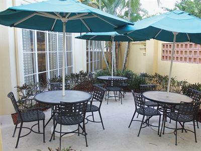 фото отеля La Quinta Inn and Suites Plantation