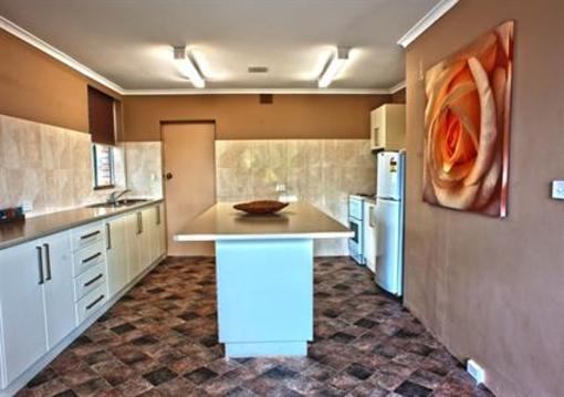 фото отеля North Lodge Apartments