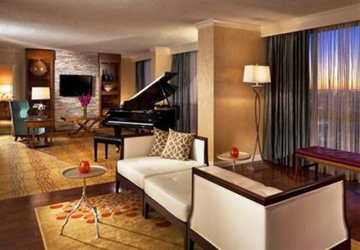 фото отеля San Antonio Marriott Rivercenter