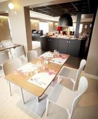 фото отеля Campanile Paris Ouest Gennevilliers Port Hotel