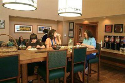 фото отеля Hampton Inn and Suites Riverton