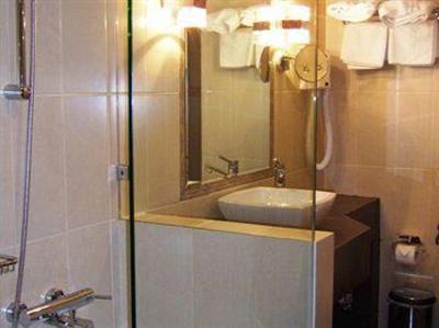 фото отеля Mistral Hotel Piraeus