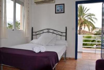фото отеля Hostal La Paloma I Calpe