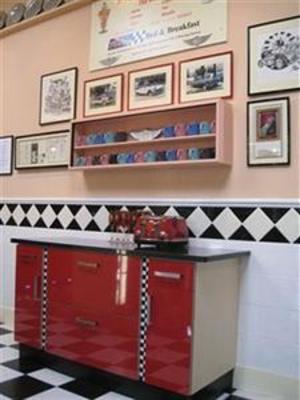 фото отеля The PitStop Hotel Little Hallingbury