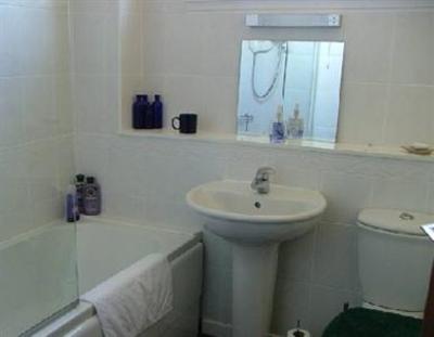 фото отеля City Retreat Apartment Edinburgh