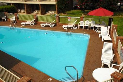 фото отеля BEST WESTERN Winners Circle Inn