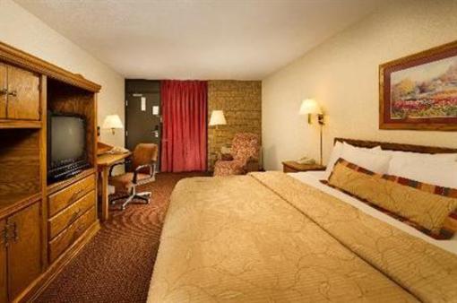фото отеля Pear Tree Inn San Antonio Northeast