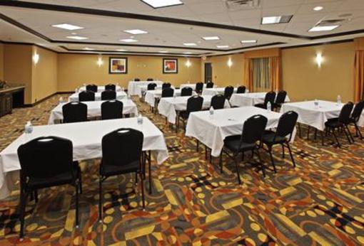 фото отеля Holiday Inn Express Hotel & Suites Paris