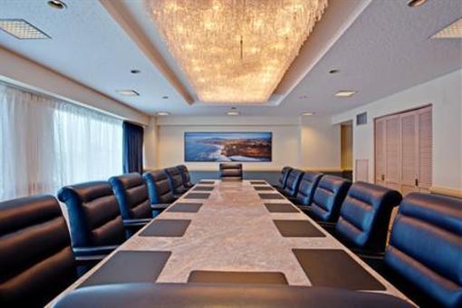фото отеля Crowne Plaza Los Angeles Harbor Hotel