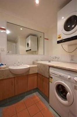 фото отеля Mid City Luxury Suites