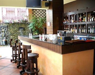 фото отеля Rattana Hill Apartment Phuket
