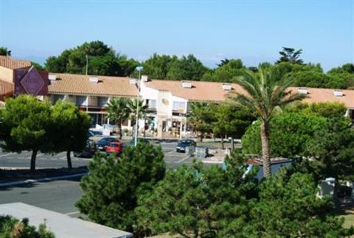 фото отеля Hotel du Port Saint-Cyprien