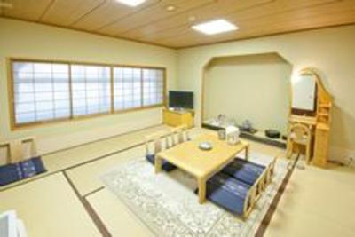 фото отеля Iwakuni City View Hotel
