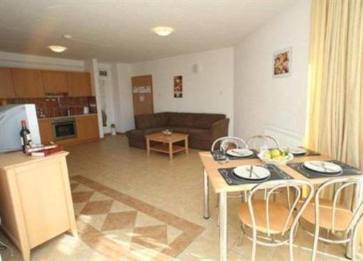 фото отеля Lelle Park Apartmanhaz