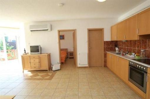 фото отеля Lelle Park Apartmanhaz