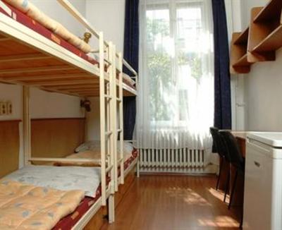 фото отеля Travellers Hostel Banki