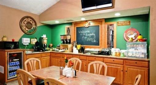 фото отеля AmericInn Lodge & Suites Hesston