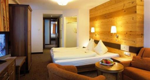 фото отеля Lohningerhof Hotel Maria Alm an Steinernen Meer