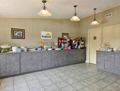 фото отеля Dover-Days Inn Downtown