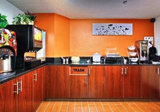 фото отеля Sleep Inn DeWitt (Michigan)