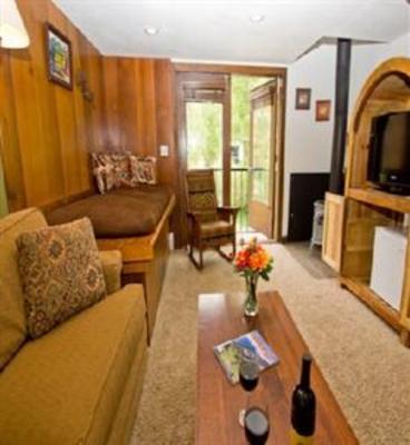 фото отеля Manitou Lodge Bed and Breakfast
