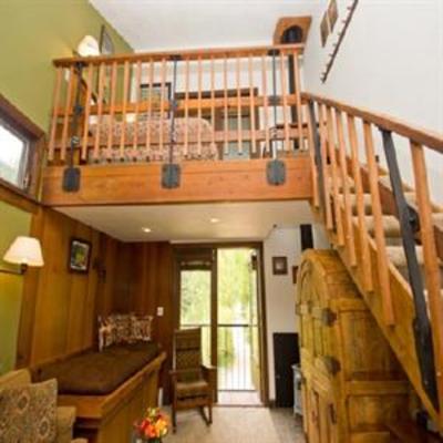 фото отеля Manitou Lodge Bed and Breakfast