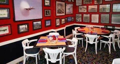 фото отеля Battleship Inn