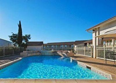 фото отеля Quality Inn Marble Falls