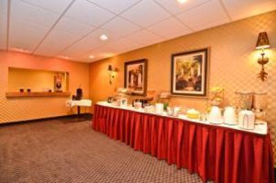 фото отеля BEST WESTERN Inn - On the Avenue