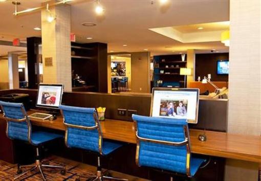 фото отеля Courtyard by Marriott Cincinnati Airport