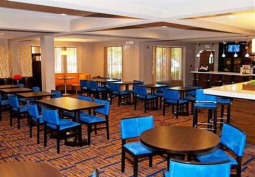 фото отеля Courtyard by Marriott Cincinnati Airport