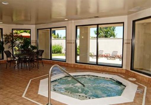 фото отеля Courtyard by Marriott Cincinnati Airport