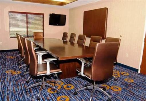 фото отеля Courtyard by Marriott Cincinnati Airport