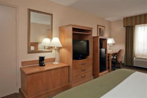 фото отеля Holiday Inn Express Perrysburg