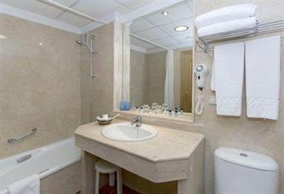 фото отеля Hotel Isabel Torremolinos